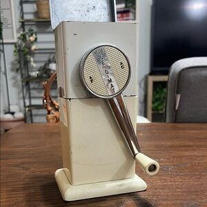 Cream Manual ice grinder with Chrome Lever